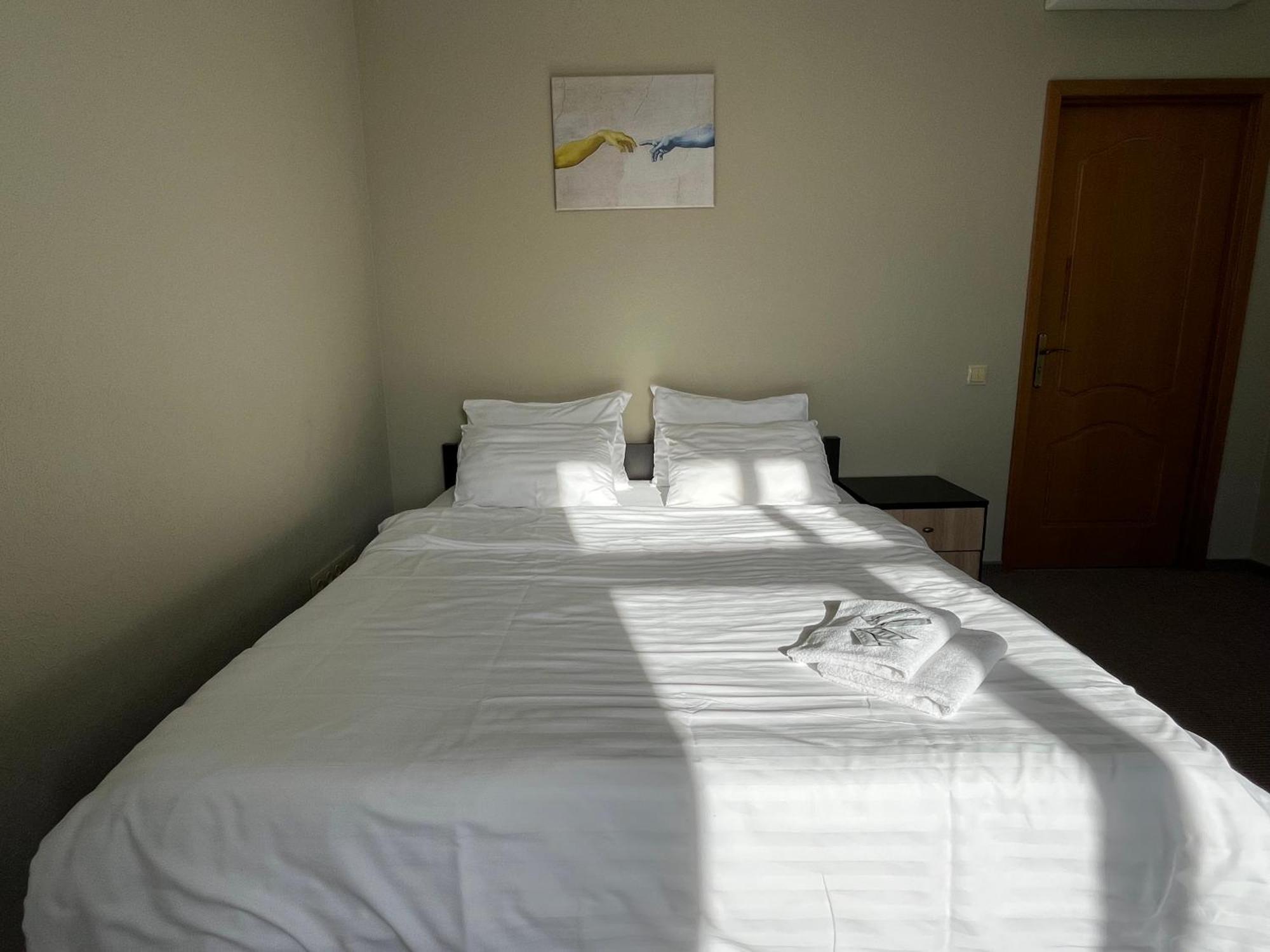 4Room Hostel Kiev Ngoại thất bức ảnh